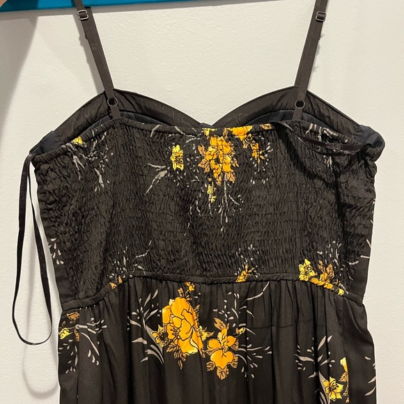 Band of Gypsies Black and Yellow Floral Jumpsuit - Picture 4 of 5